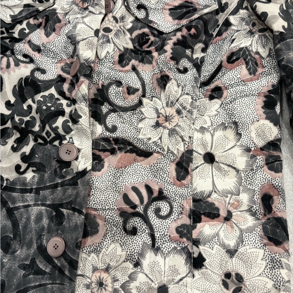 [US8]Eugen Klein Floral Patterned Textured Women's Denim Jacket - Picture 2 of 7